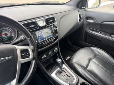 2011 Chrysler 200 Limited