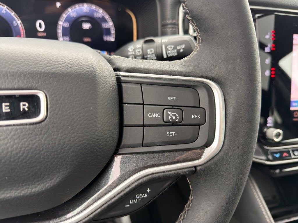 2024 Jeep Wagoneer BASE