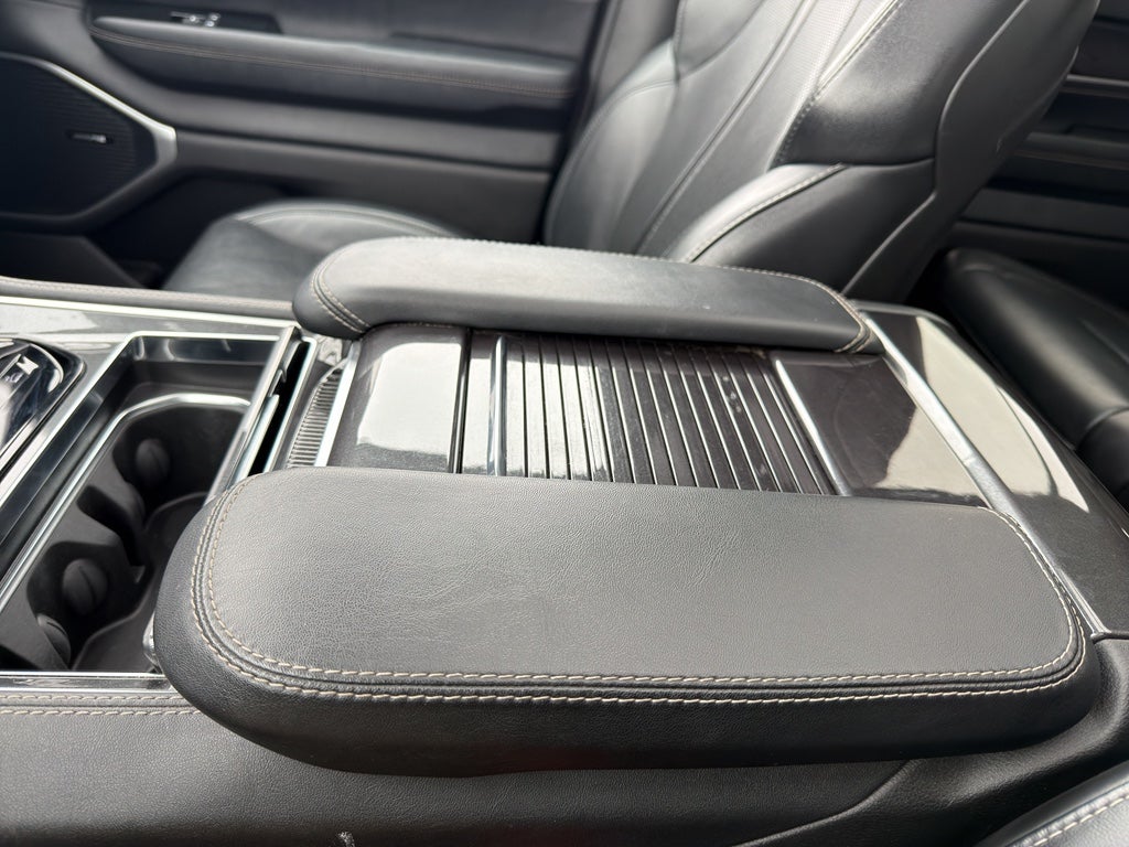 2024 Jeep Wagoneer BASE