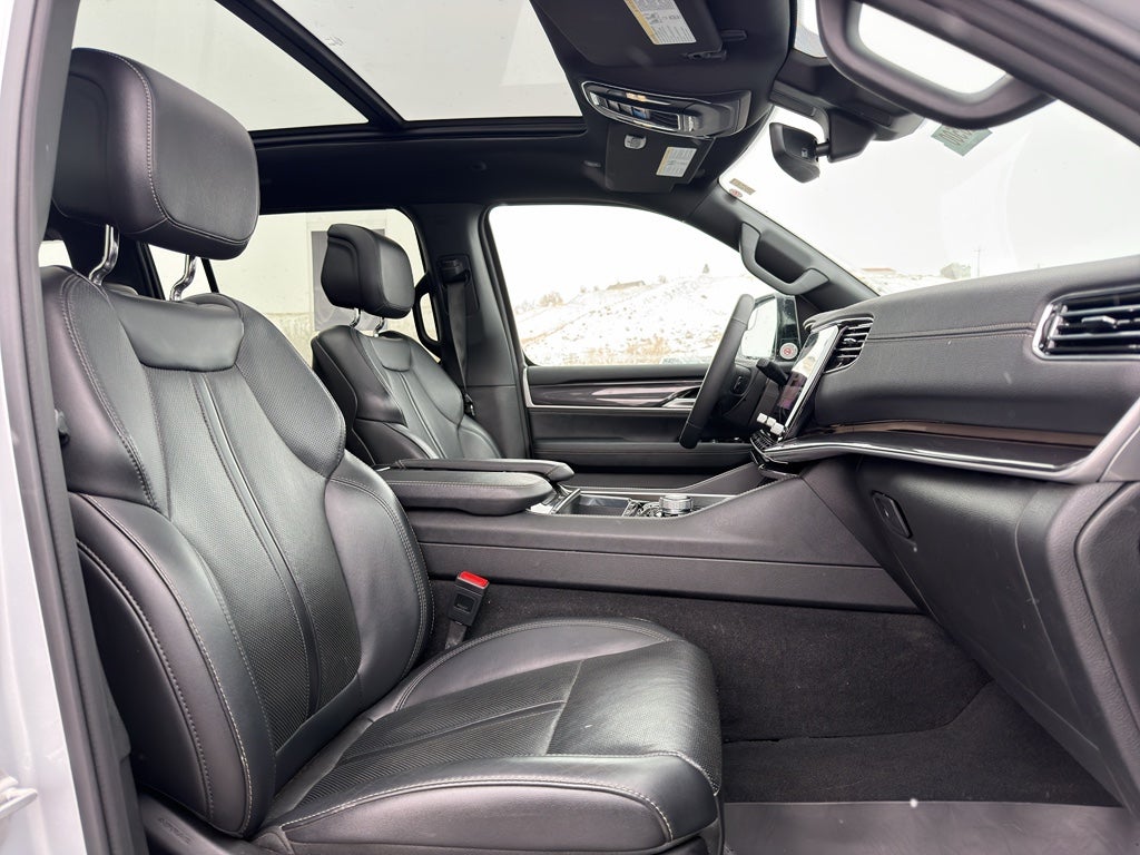 2024 Jeep Wagoneer BASE