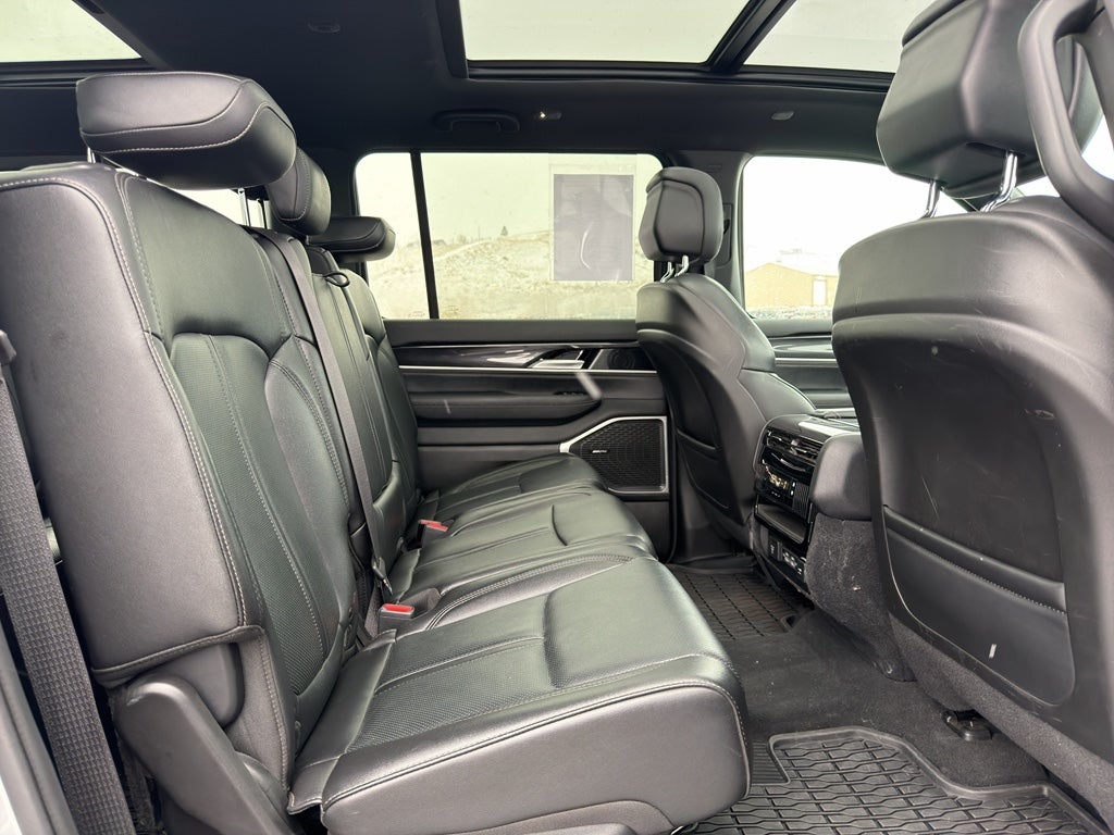 2024 Jeep Wagoneer BASE