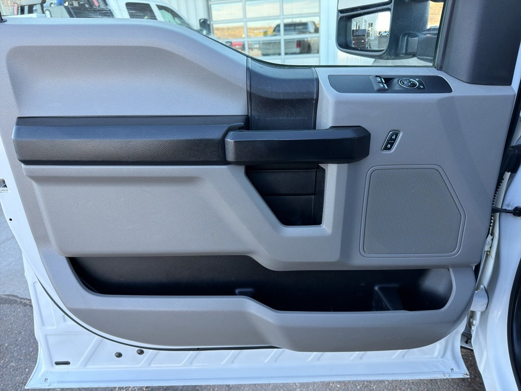 2017 Ford Super Duty F-350 SRW XL