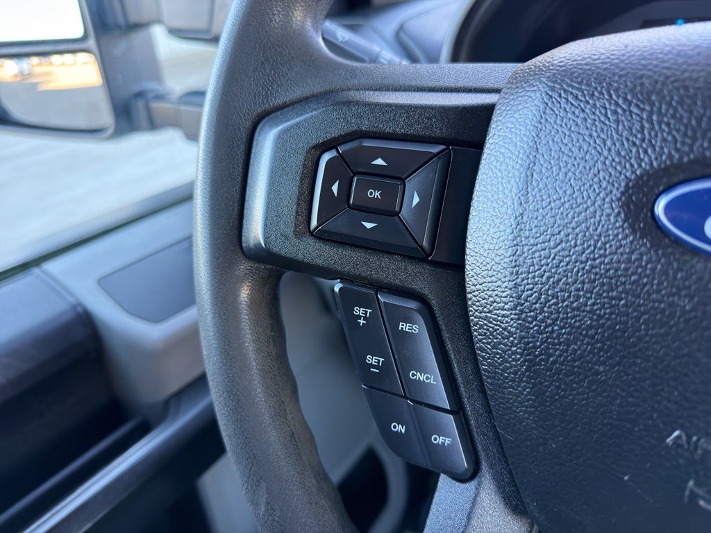 2017 Ford Super Duty F-350 SRW XL