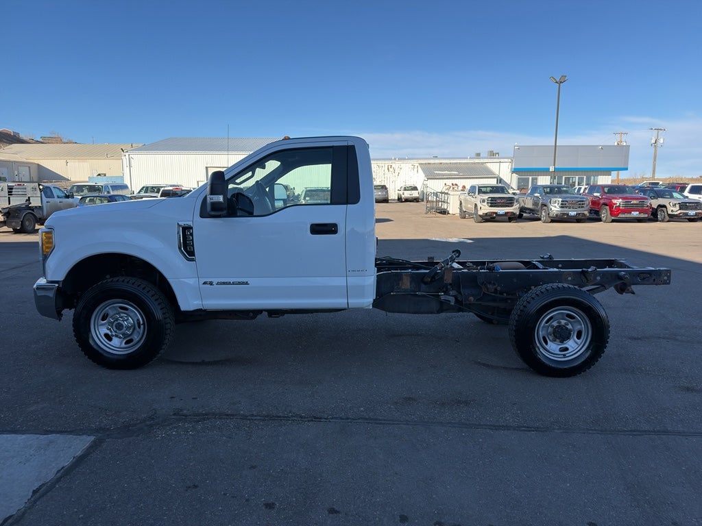 2017 Ford Super Duty F-350 SRW XL