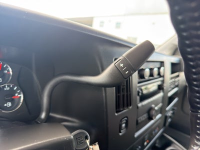 2022 Chevrolet Express Passenger 3500 1LS
