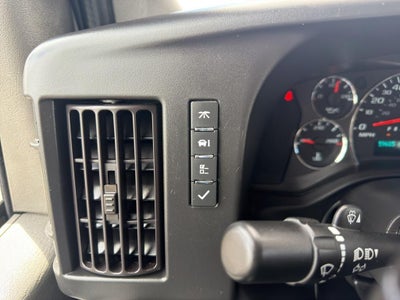 2022 Chevrolet Express Passenger 3500 1LS