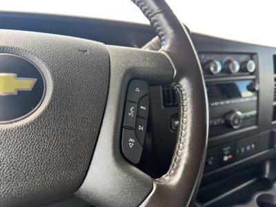 2022 Chevrolet Express Passenger 3500 1LS