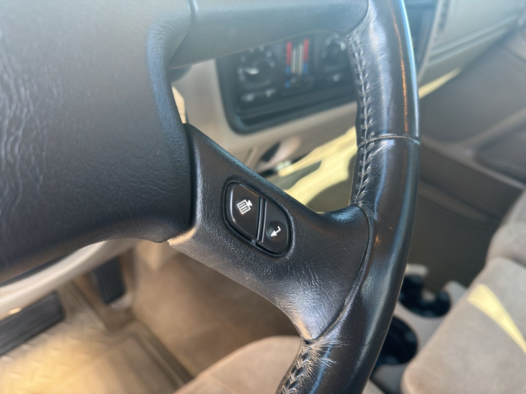 2004 Chevrolet Silverado 1500 LS