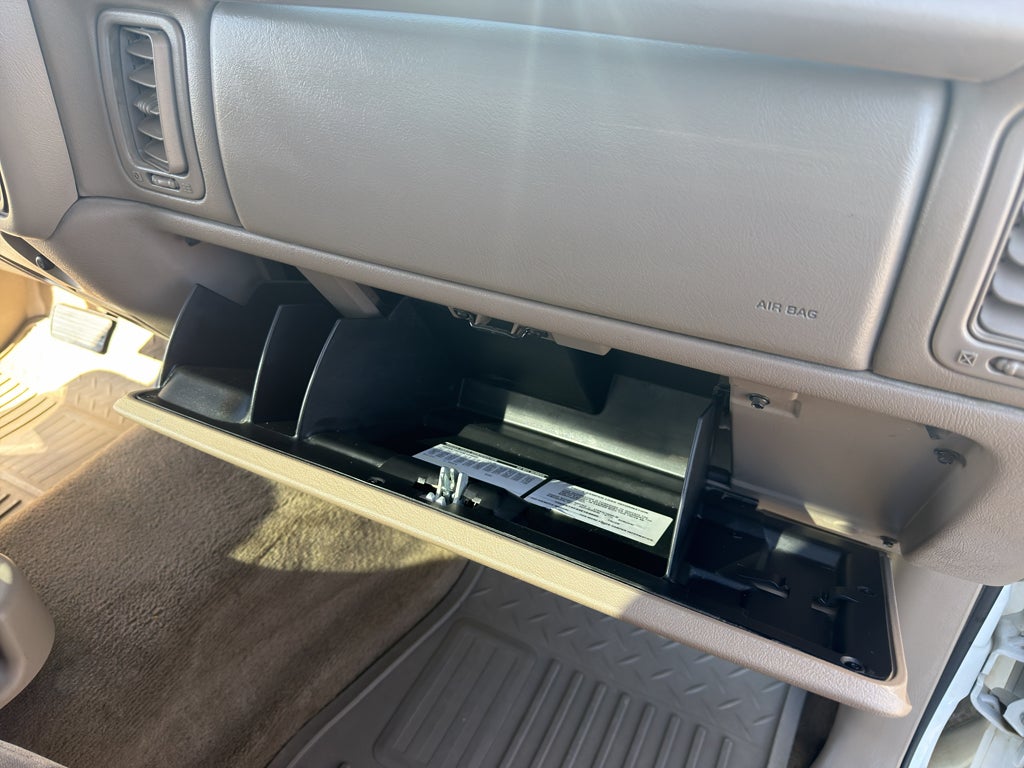 2004 Chevrolet Silverado 1500 LS