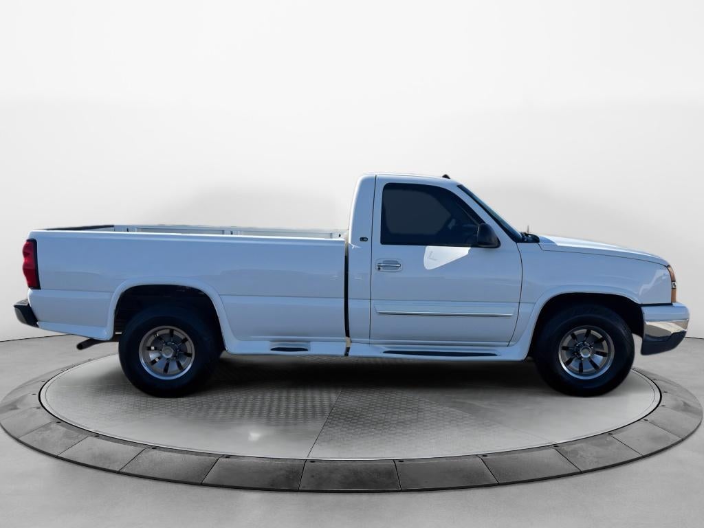 2004 Chevrolet Silverado 1500 LS