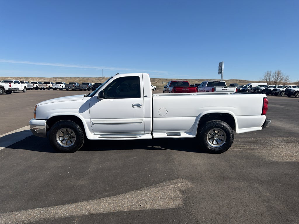 2004 Chevrolet Silverado 1500 LS