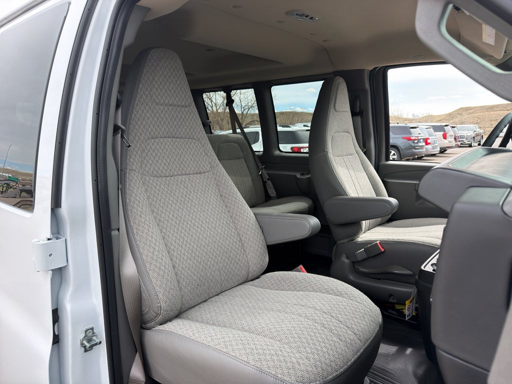 2025 GMC Savana Passenger LS