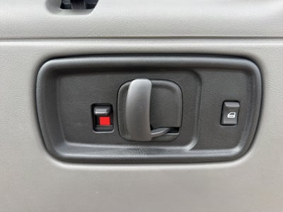 2025 GMC Savana Passenger LS