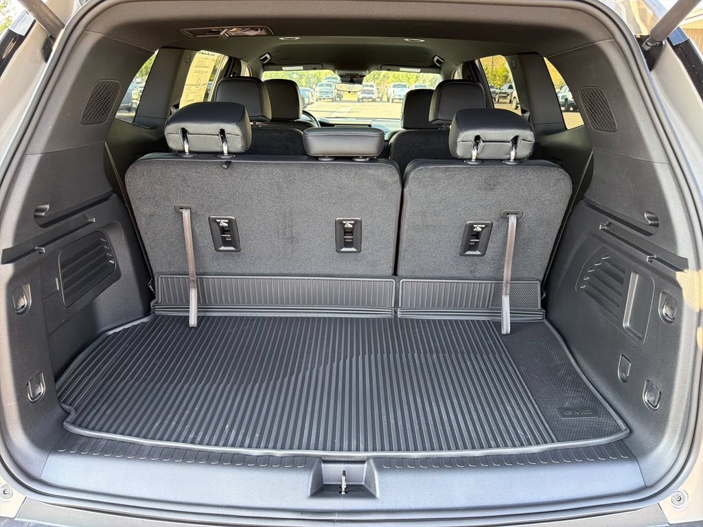 2027 GMC Acadia AT4