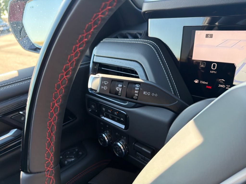2026 GMC Yukon AT4 Ultimate - Photo 8