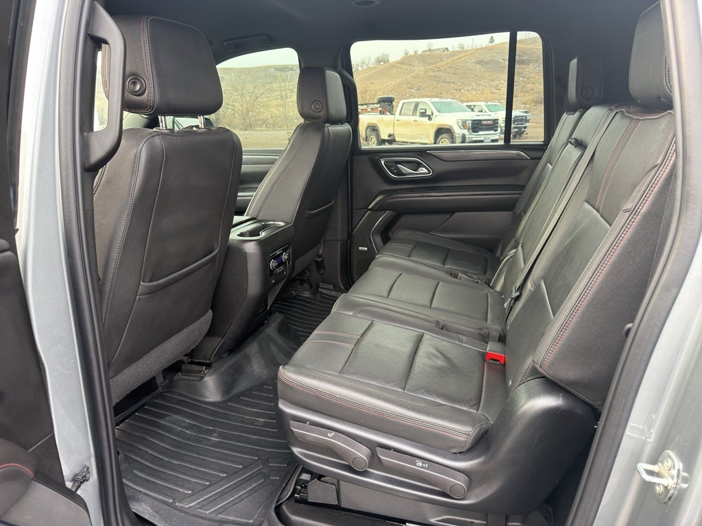 2023 Chevrolet Suburban RST