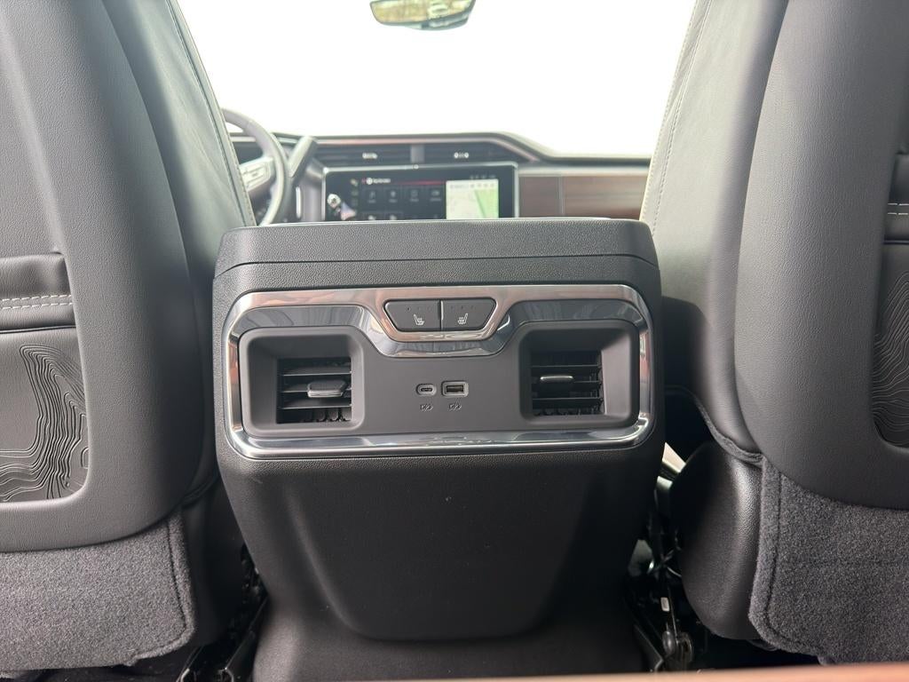2026 GMC Sierra 3500 HD Denali Ultimate DRW