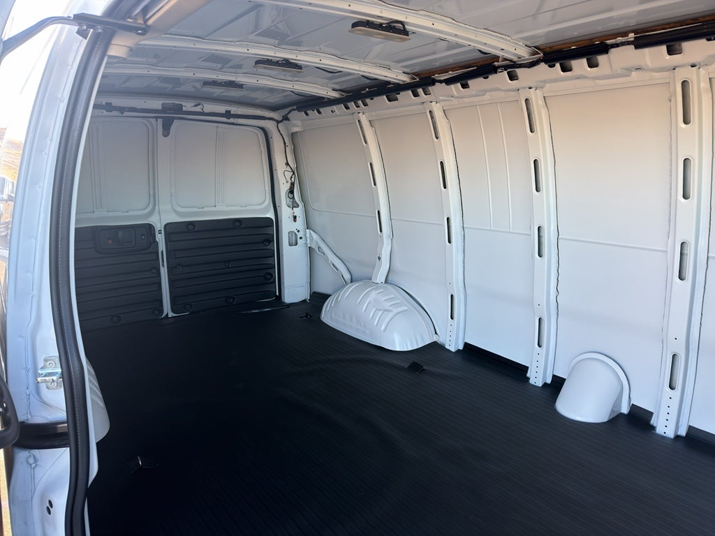 2025 GMC Savana Cargo 3500 Work Van