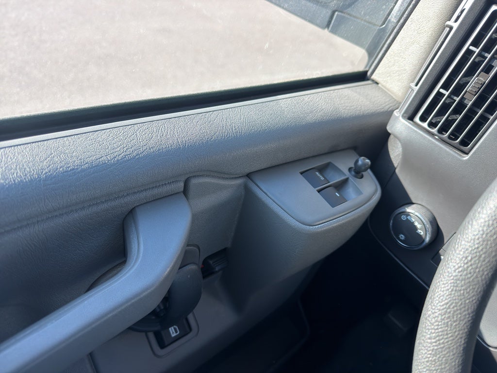 2025 GMC Savana Cargo 3500 Work Van