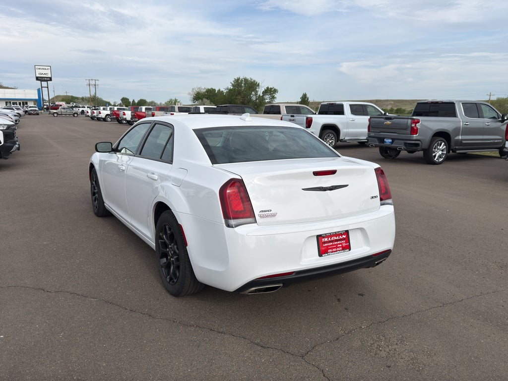 2022 Chrysler 300 Touring