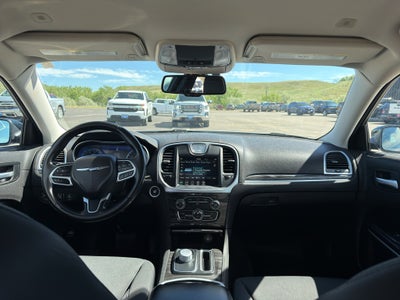 2022 Chrysler 300 Touring