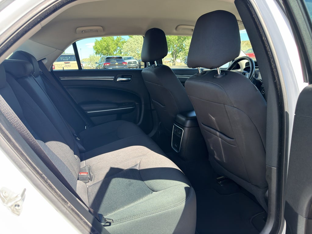 2022 Chrysler 300 Touring
