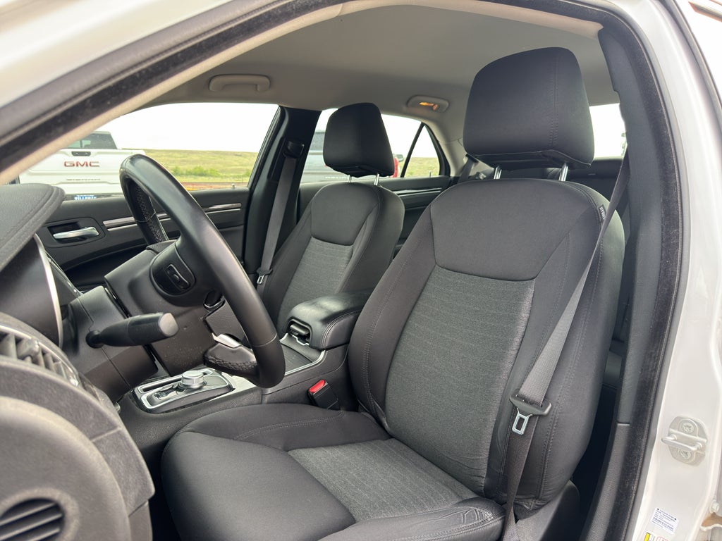 2022 Chrysler 300 Touring