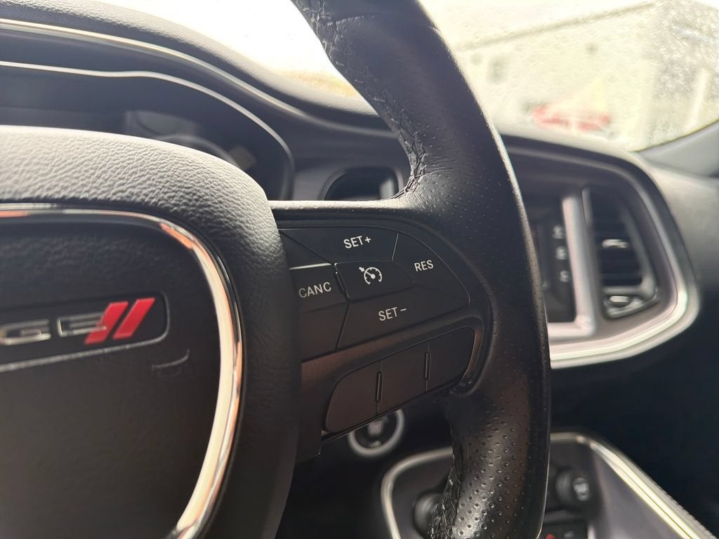 2017 Dodge Challenger R/T Shaker