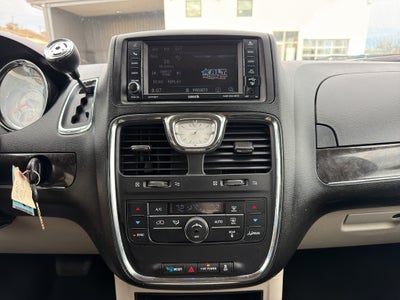 2014 Chrysler Town & Country Touring