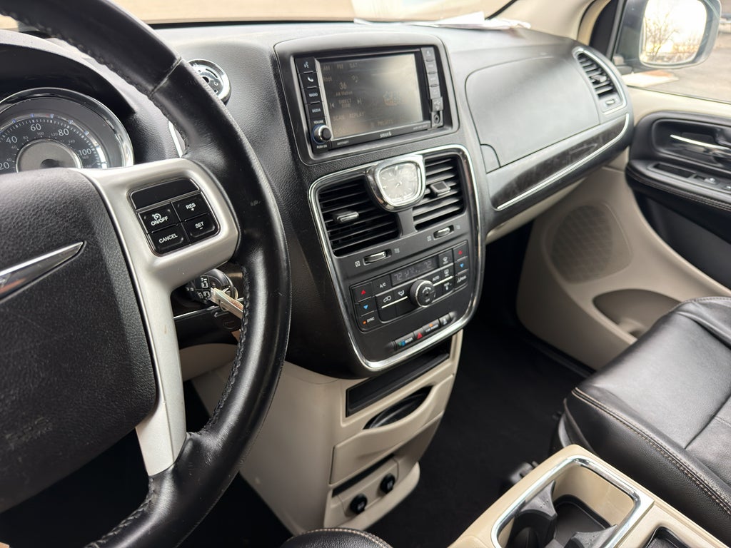 2014 Chrysler Town & Country Touring