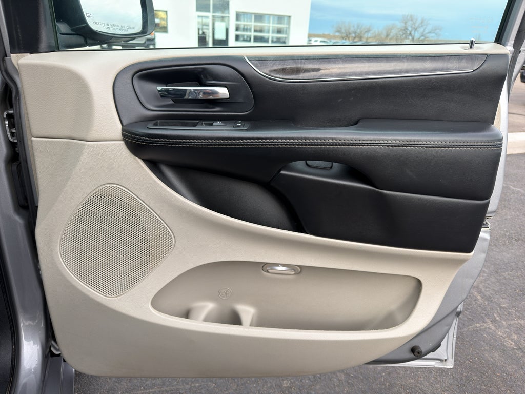 2014 Chrysler Town & Country Touring