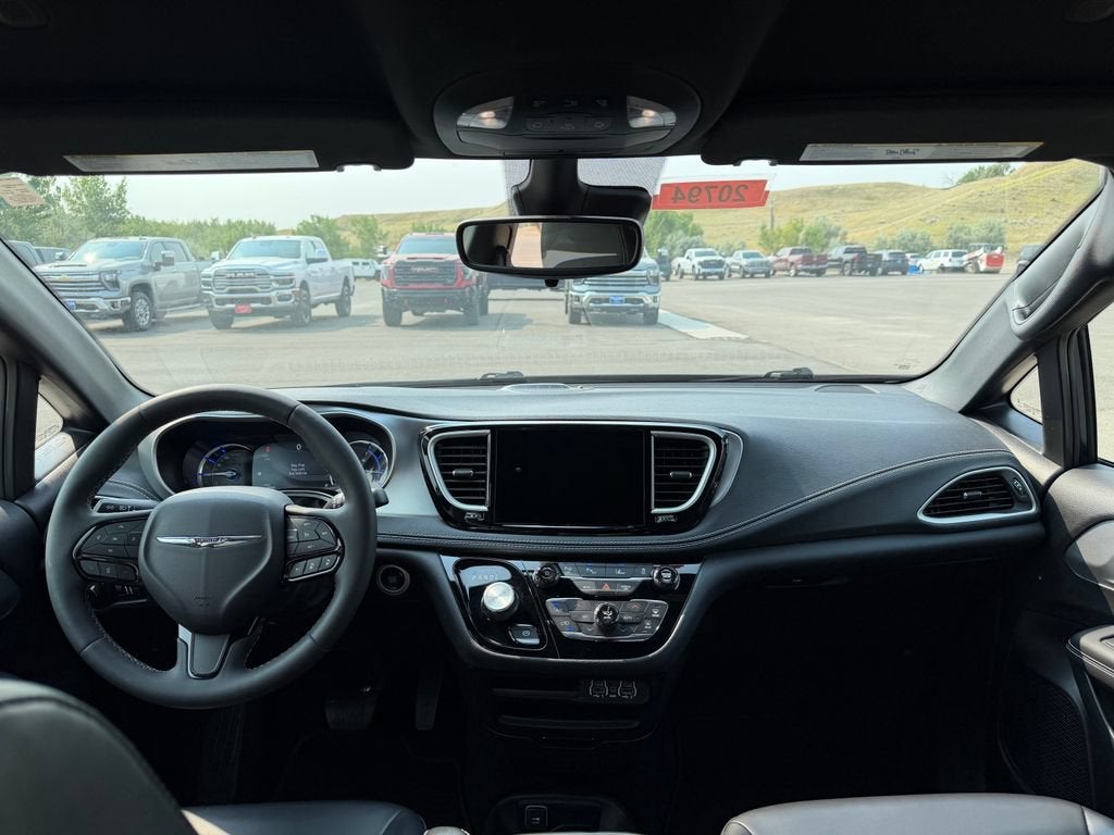 2023 Chrysler Pacifica Hybrid Touring L