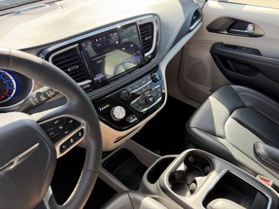 2023 Chrysler Pacifica Hybrid Touring L