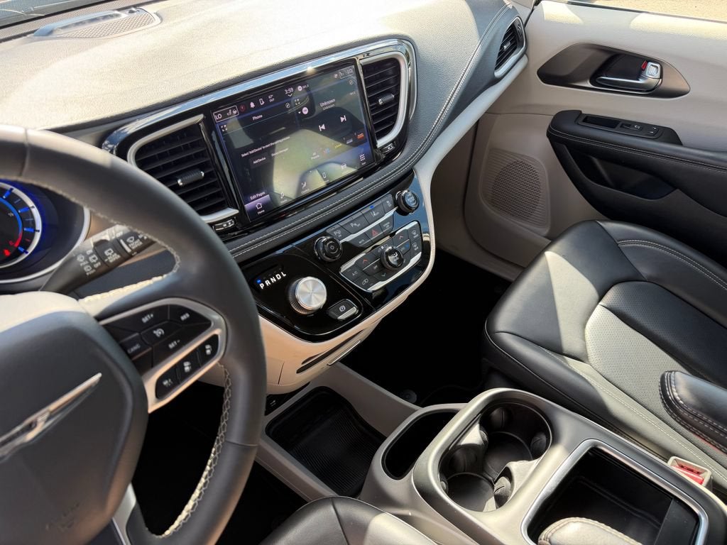 2023 Chrysler Pacifica Hybrid Touring L