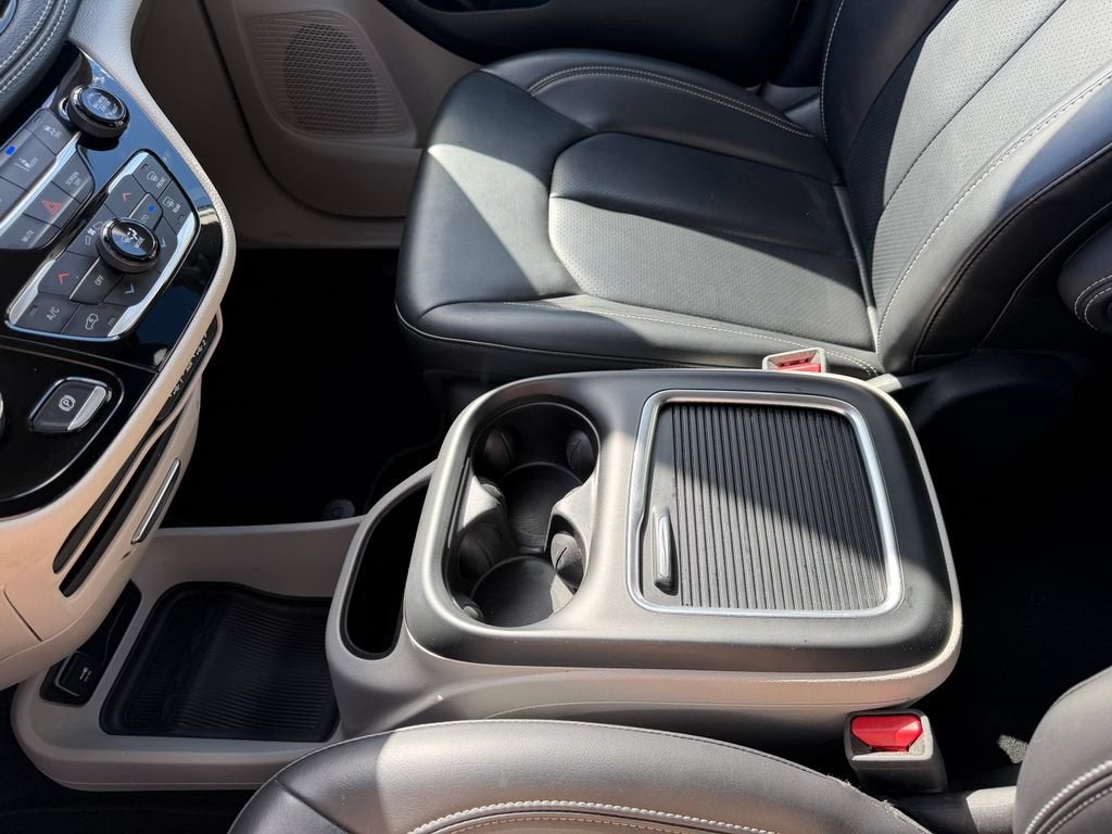 2023 Chrysler Pacifica Hybrid Touring L