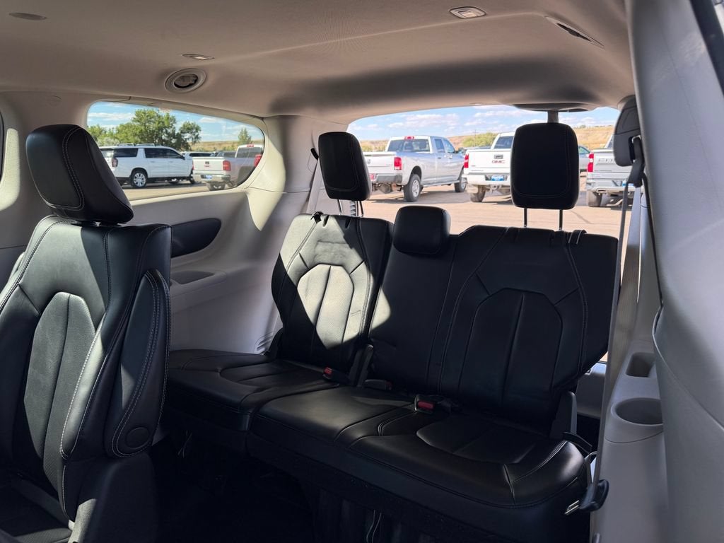 2023 Chrysler Pacifica Hybrid Touring L