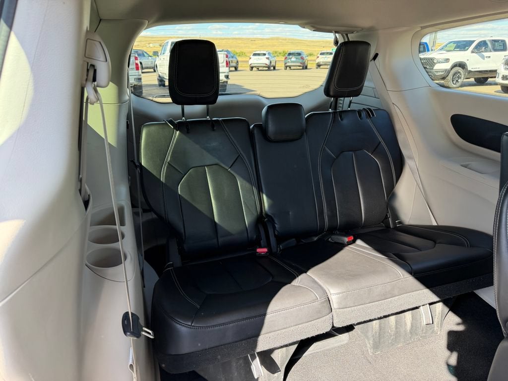 2023 Chrysler Pacifica Hybrid Touring L