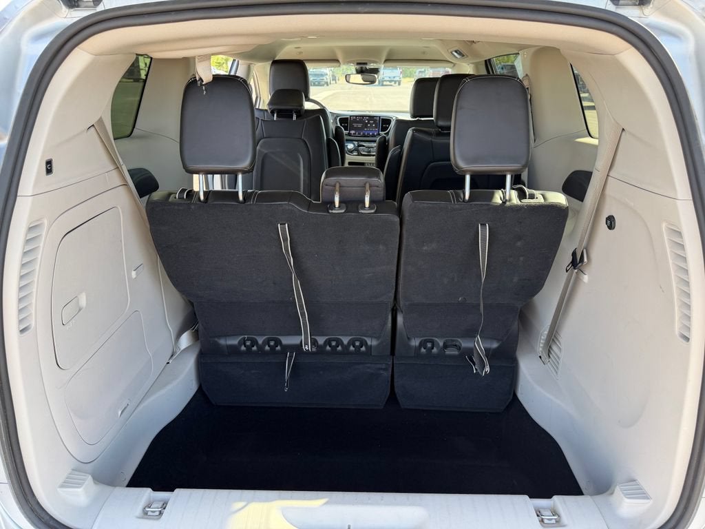 2023 Chrysler Pacifica Hybrid Touring L