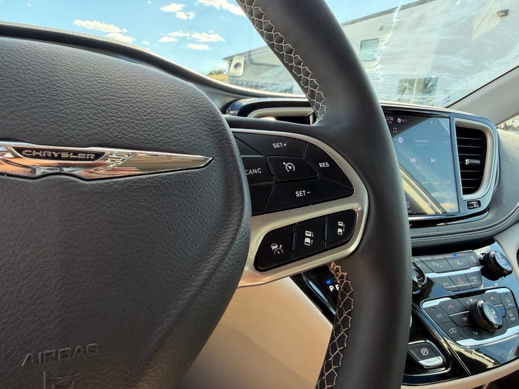 2023 Chrysler Pacifica Hybrid Touring L