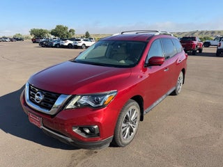 2017 Nissan Pathfinder SL
