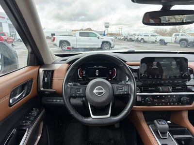 2022 Nissan Pathfinder Platinum