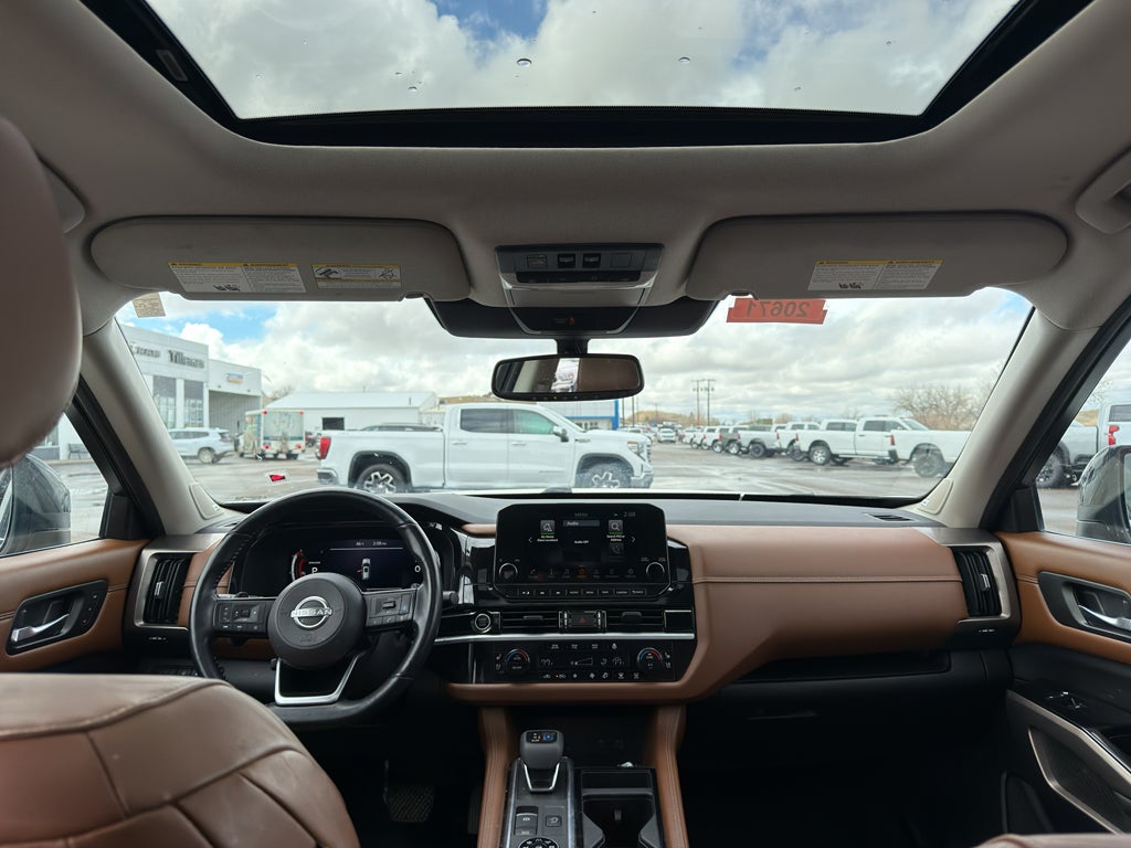 2022 Nissan Pathfinder Platinum